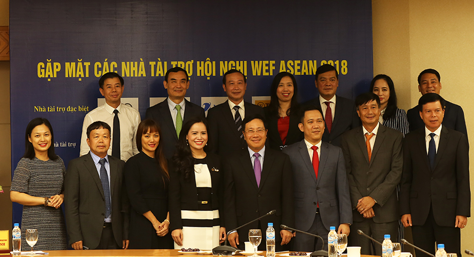 Phó Thủ tướng Phạm Bình Minh gặp mặt đại diện các doanh nghiệp tài trợ cho WEF ASEAN.