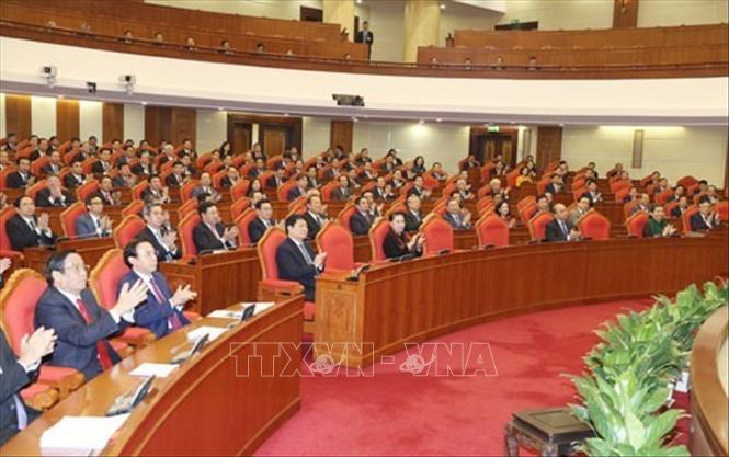 Các đồng chí lãnh đạo Đảng, Nhà nước và các đại biểu dự bế mạc Hội nghị. 