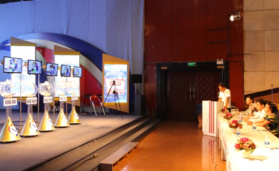 Quay số mở thưởng chương trình “Agribank mừng Quốc Khánh - Niềm vui nhân đôi”