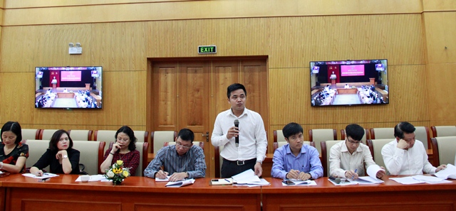 Đại biểu tham luận tại Hội nghị.