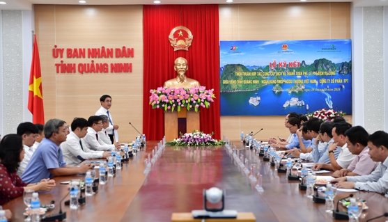 Các đại biểu tham gia buổi lễ