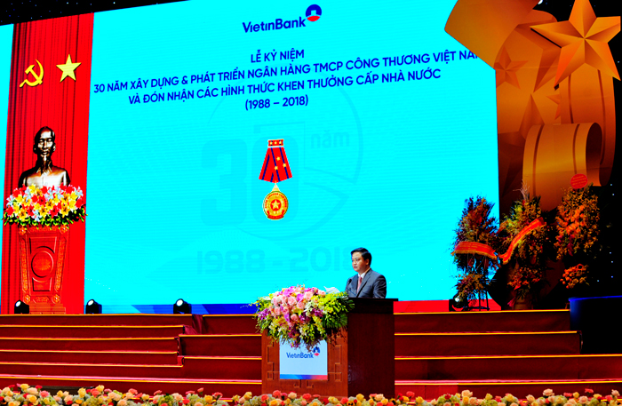 Đồng chí Lê Đức Thọ - Bí thư Đảng ủy, Chủ tịch HĐQT VietinBank trình bày diễn văn tại Lễ kỷ niệm. 