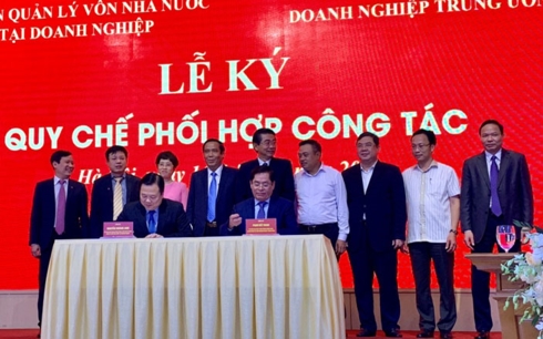 Đại diện lãnh đạo hai bên tham gia ký kết hợp tác