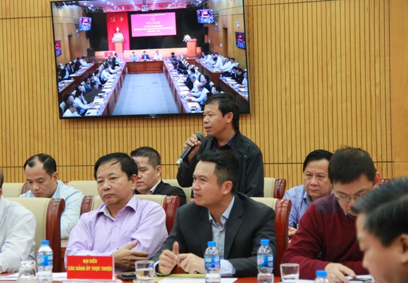 Các đại biểu tham gia buổi lễ