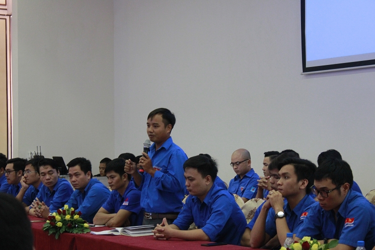 Đại biểu đại diện Tập đoàn Dầu khí quốc gia VN, Tổng Công ty Thép VN-CTCP, Tập đoàn Công nghiệp Cao su VN tham gia thảo luận, trao đổi tại diễn đàn