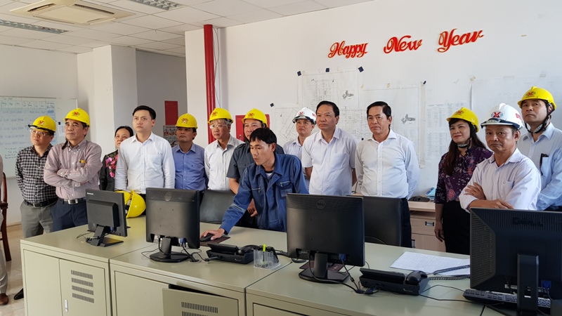 Thăm Trung tâm điều khiển sản xuất Cty nhôm đắc nông