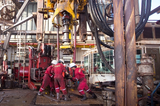 Người lao động dầu khí