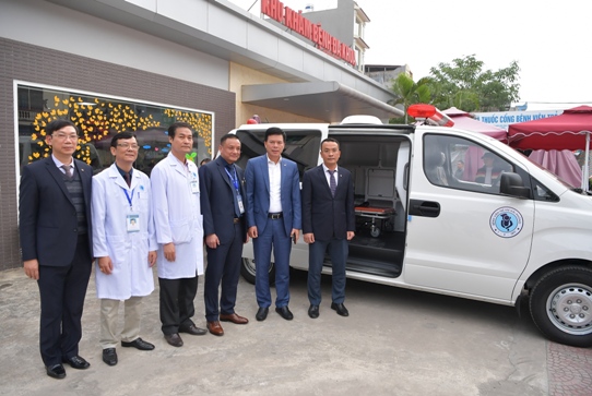 CBNV Vietcombank hỗ trợ phương tiện, thiết bị phục vụ công tác khám chữa bệnh tại bệnh viện trẻ em Hải Phòng 
