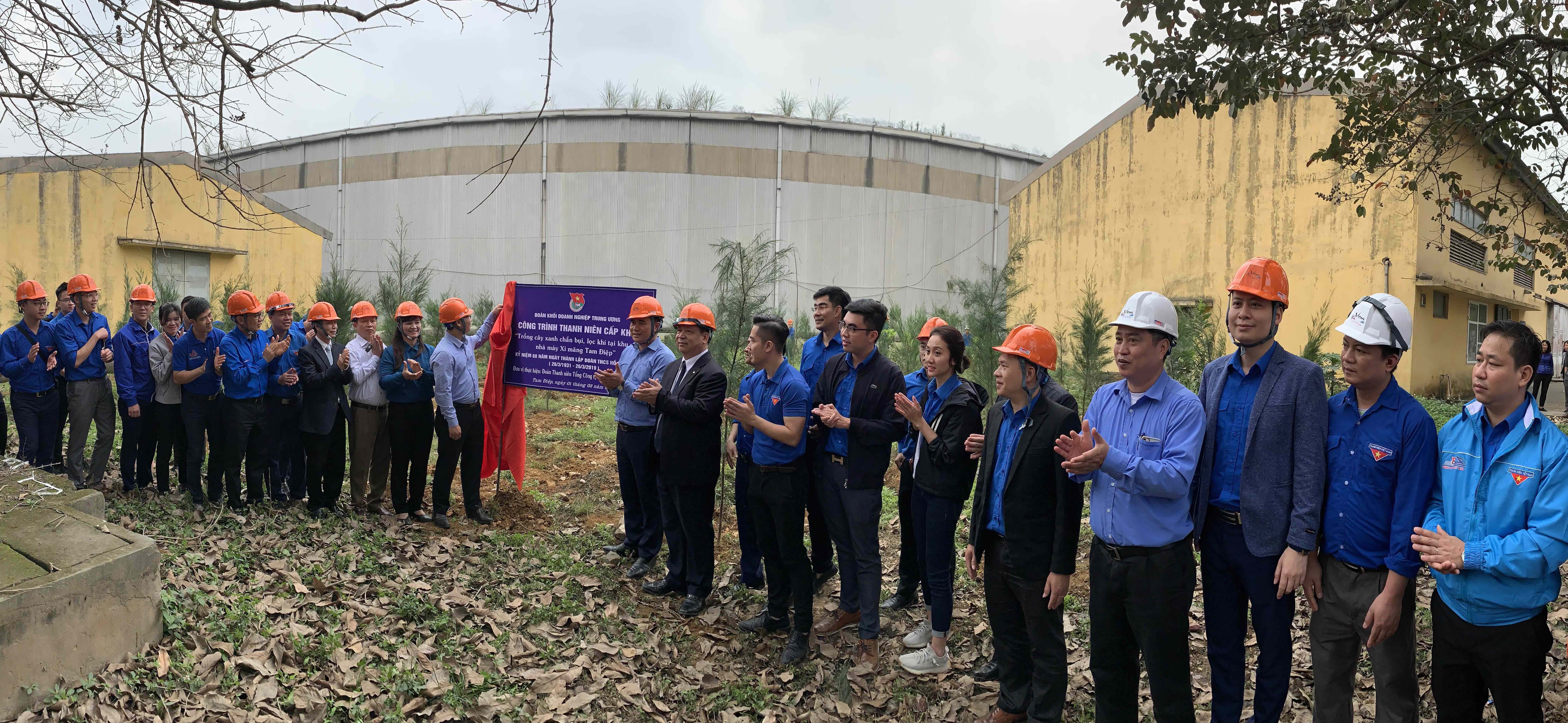 Trồng 3.000 cây xanh hưởng ứng Tết trồng cây “Đời đời nhớ ơn Bác Hồ” Xuân Kỷ Hợi 2019 tại Nhà máy sản xuất Công ty Xi măng Vicem Tam Điệp