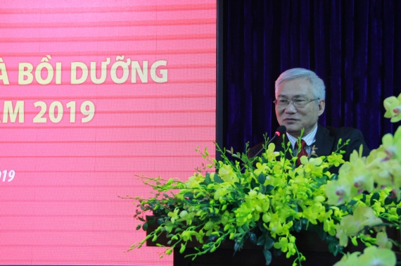 Giáo sư, Tiến sĩ, Nhà giáo ưu tú Mạch Quang Thắng báo cáo các chuyên đề năm 2019 