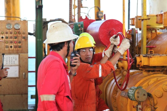 Người lao động Vietsovpetro trên giàn khoan