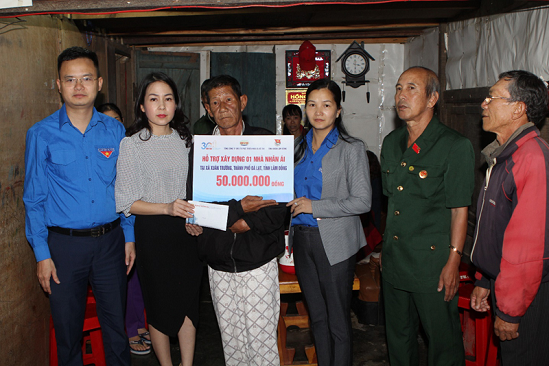 Hỗ trợ xây dựng 01 nhà nhân ái cho gia đình ông Võ Đức Hùng - cựu thanh niên xung phong tại xã Xuân Trường, TP Đà Lạt (Lâm Đồng).