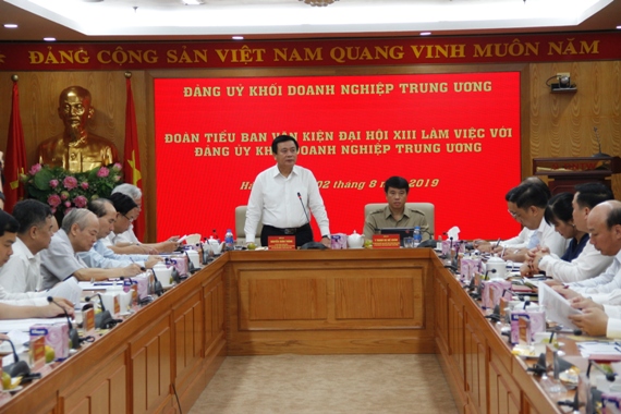 Đồng chí Nguyễn Xuân Thắng - Bí thư Trung ương Đảng, Giám đốc Học viện Chính trị Quốc gia Hồ Chí Minh, Chủ tịch Hội đồng Lý luận Trung ương, Thường trực Tiểu ban Văn kiện, Tổ Trưởng Tổ biên tập Văn kiện Đại hội XIII quán triệt nội dung buổi làm việc.