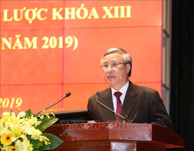 Ủy viên Bộ Chính trị, Thường trực Ban Bí thư Trần Quốc Vượng, phát biểu tại lễ khai giảng lớp học.