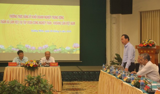 Quang cảnh buổi làm việc.