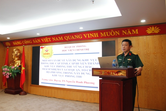 Đại tá, tiến sĩ Nguyễn Danh Phương – Chủ nhiệm Khoa Lịch sử Nghệ thuật Quân sự, Học viện Chính trị Bộ Quốc phòng giảng chuyên đề 01.