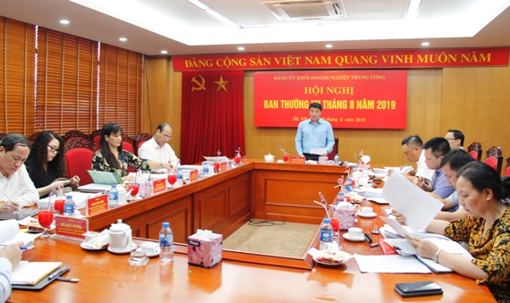 Đồng chí Y Thanh Hà Niê Kđăm - Bí thư Đảng ủy Khối chủ trì Hội nghị.