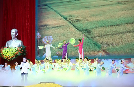 Chương trình nghệ thuật đặc sắc tại buổi Lễ.