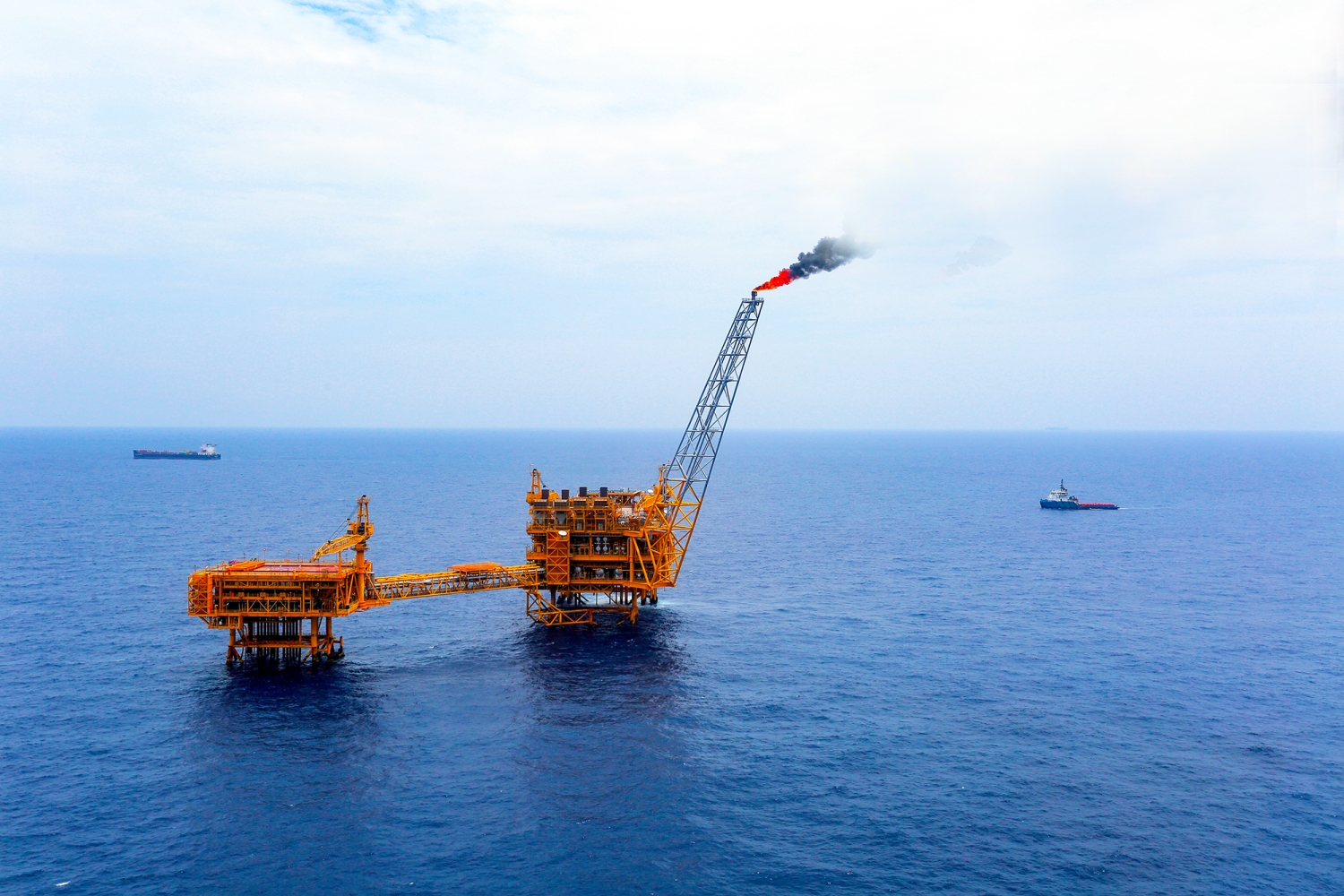 Giàn PQP-HT 1 tại dự án Biển Đông 01