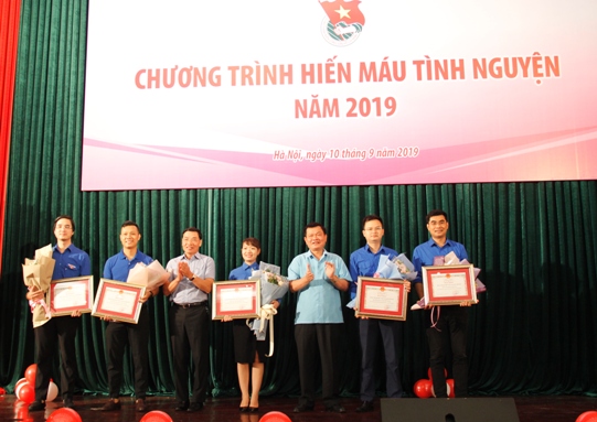 6 đơn vị Đoàn trực thuộc Đoàn Khối nhận Bằng khen của Bộ Y tế.