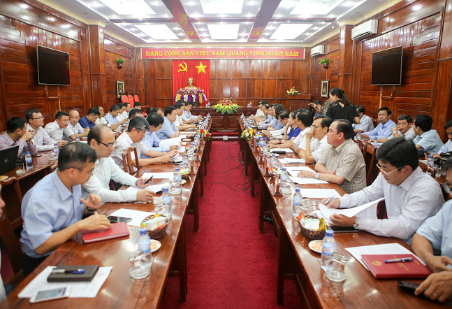 Quang cảnh buổi làm việc.