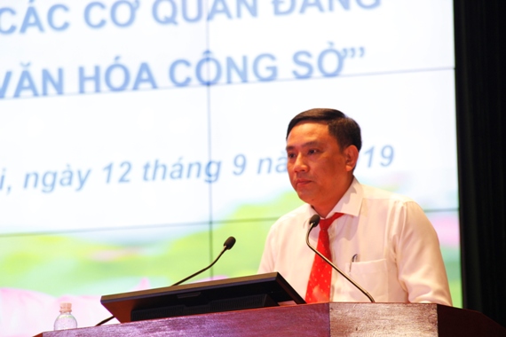 Đồng chí Hoàng Giang – Trưởng Ban Tổ chức Đảng ủy Khối Doanh nghiệp Trung ương đại diện 14 cơ quan trong Khối Thi đua phát biểu hưởng ứng phong trào thi đua và Hội thi.