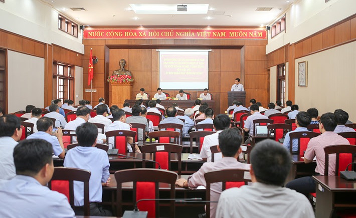 Quang cảnh buổi làm việc.