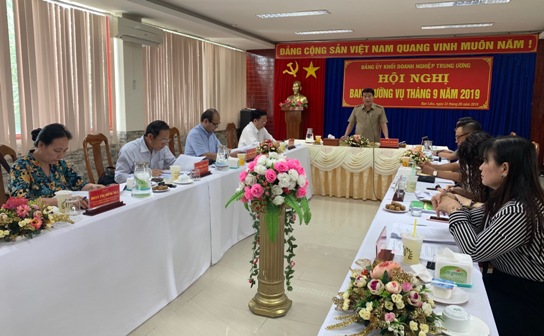 Đồng chí Y Thanh Hà Niê Kđăm - Bí thư Đảng ủy Khối DNTW chủ trì Hội nghị.