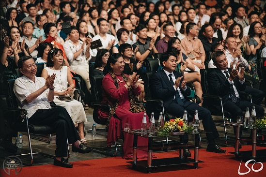 Các đại biểu dự khán Chương trình Hòa nhạc.