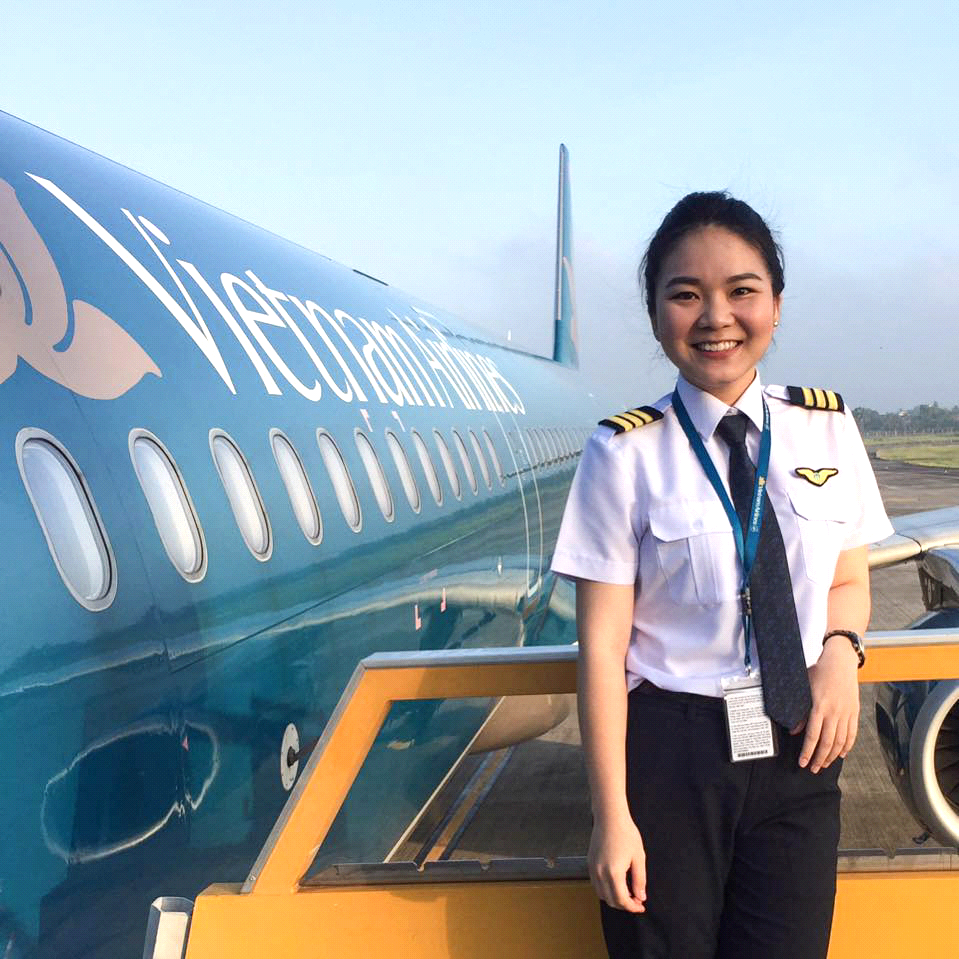 Cơ phó Phạm Hoàng Mỹ Phụng, Đội bay A321 phía Nam.
