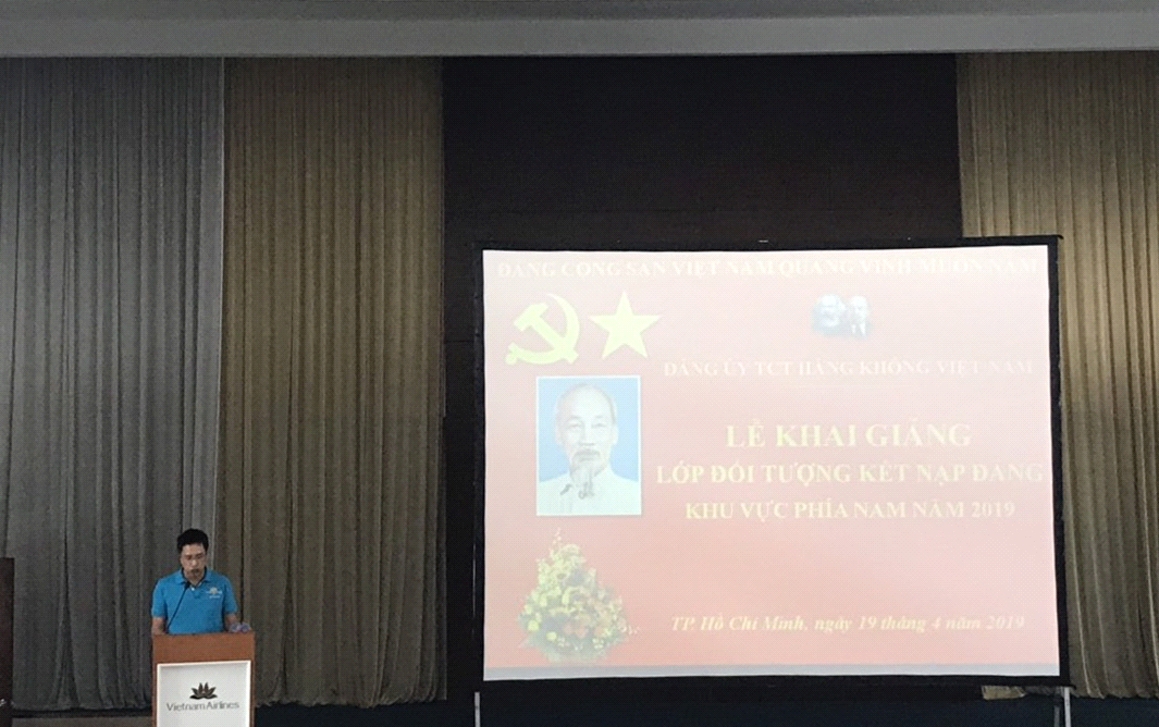 Đồng chí Hà Duy Quang, Ủy viên BCH Đảng bộ TCT, Bí thư Đảng ủy - Giám đốc TTHL phát biểu khai mạc lớp học.