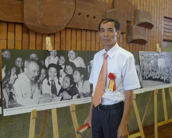 Lái tàu Hoàng Ngọc Sơn dự Lễ kỷ niệm Ngày Bác Hồ ra lời kêu gọi thi đua ái quốc.