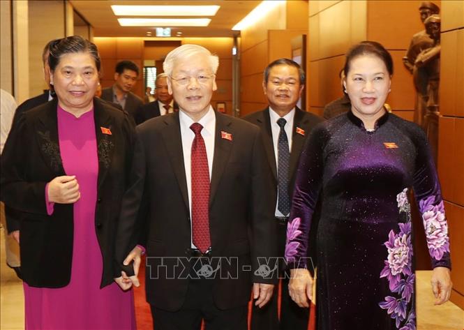 Tổng Bí thư, Chủ tịch nước Nguyễn Phú Trọng cùng Chủ tịch Quốc hội Nguyễn Thị Kim Ngân và Phó Chủ tịch Quốc hội Tòng Thị Phóng dự Lễ bế mạc kỳ họp. 