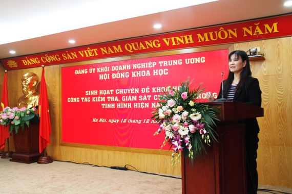 Đồng chí Nguyễn Thị Tiếp, Ủy viên Ban Thường vụ Đảng ủy Khối, Trưởng ban Dân Vận, Phó Chủ tịch Hội đồng khoa học Đảng ủy Khối phát biểu khai mạc 