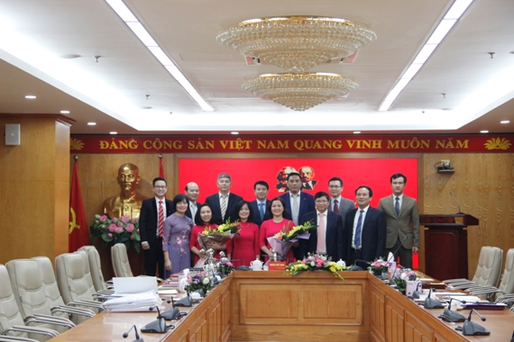 Chi bộ Ban Tổ chức Đảng ủy Khối chụp ảnh lưu niệm tại Đại hội Chi bộ nhiệm kỳ 2020 - 2022