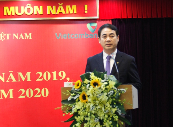 Đồng chí  Nghiêm Xuân Thành - Ủy viên Ban chấp hành Đảng bộ Khối DNTW, Bí thư Đảng ủy, Chủ tịch HĐQT Vietcombank phát biểu khai mạc Hội nghị