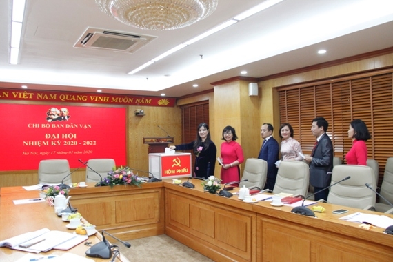 Chi bộ Ban Dân vận bỏ phiếu