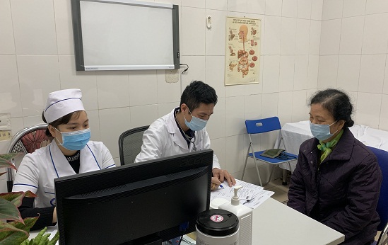 Các quy định về phòng, chống dịch bệnh được nhân viên y tế và người bệnh nghiêm túc chấp hành.