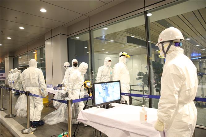 Bộ Giao thông Vận tải yêu cầu Cục Hàng không Việt Nam có trách nhiệm chỉ đạo các hãng hàng không chuyển hướng các chuyến bay từ vùng có dịch của Hàn Quốc hạ cánh tại các sân bay Vân Đồn (tỉnh Quảng Ninh), Phù Cát (tỉnh Bình Định) và Cần Thơ (thành phố Cần Thơ).