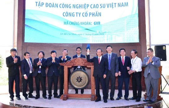 Lễ đánh cồng chào mừng 4 tỷ cổ phiếu GVR niêm yết trên HoSE.
