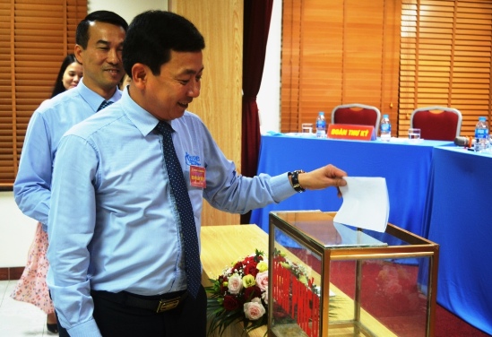 Đại hội bỏ phiếu bầu Ban Chấp hành khóa mới.