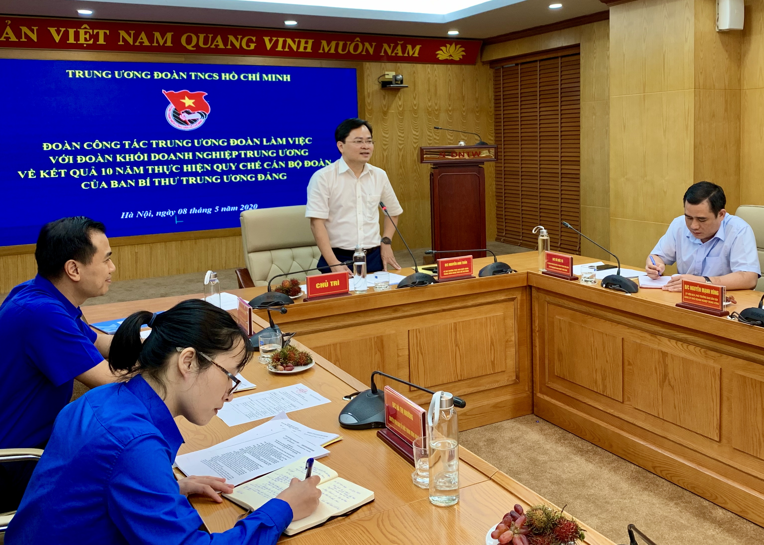 Đồng chí Nguyễn Anh Tuấn, Bí thư Thường trực Trung ương Đoàn phát biểu kết luận buổi làm việc