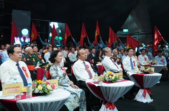 Các đại biểu dự chương trình.