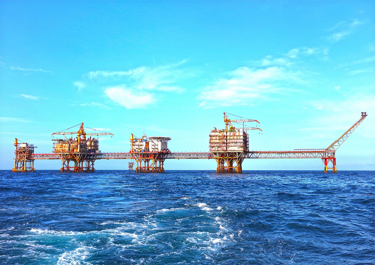 Khó khăn, thách thức trong bối cảnh chịu