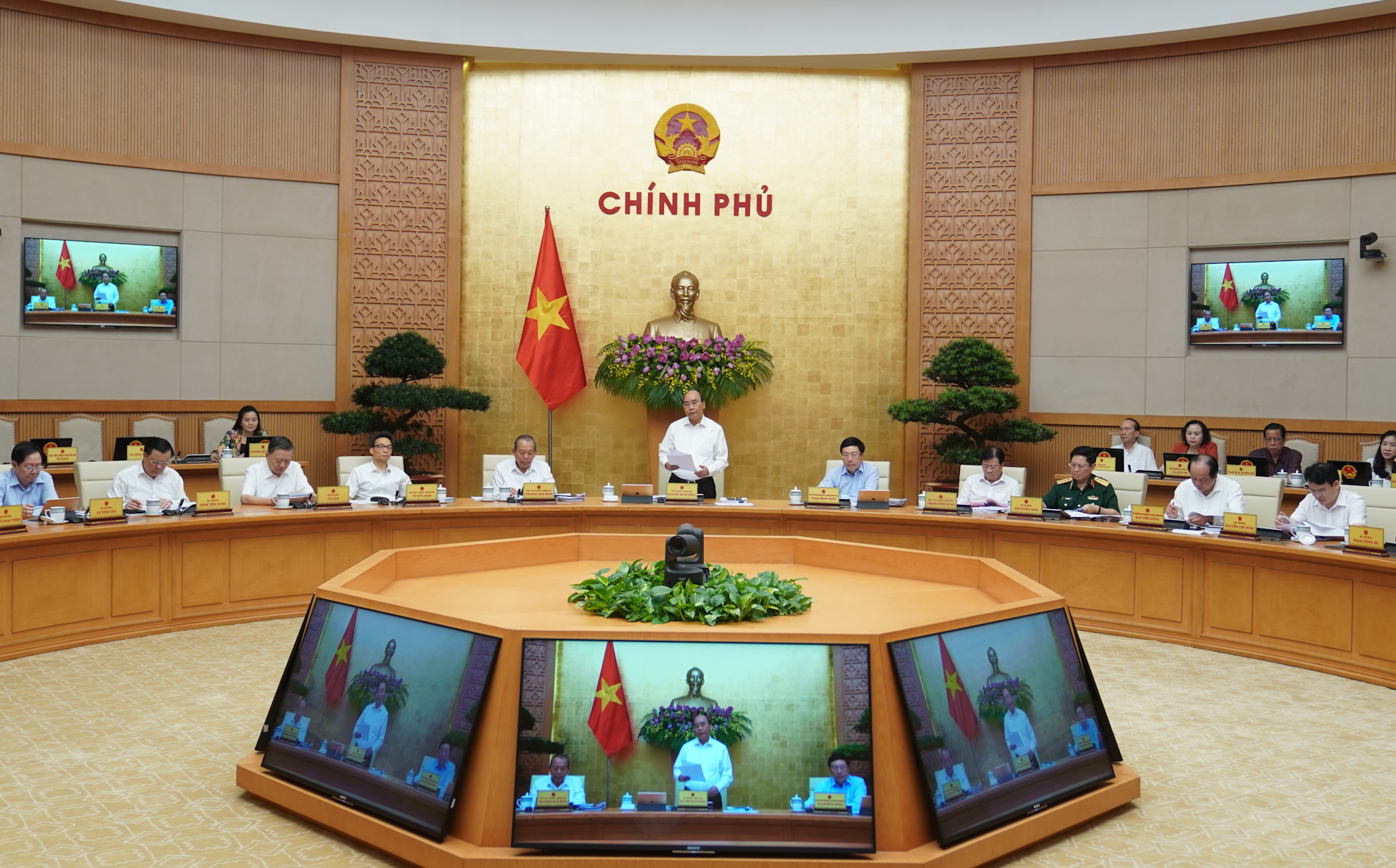 Chính phủ họp phiên thường kỳ vào ngày 2/6.