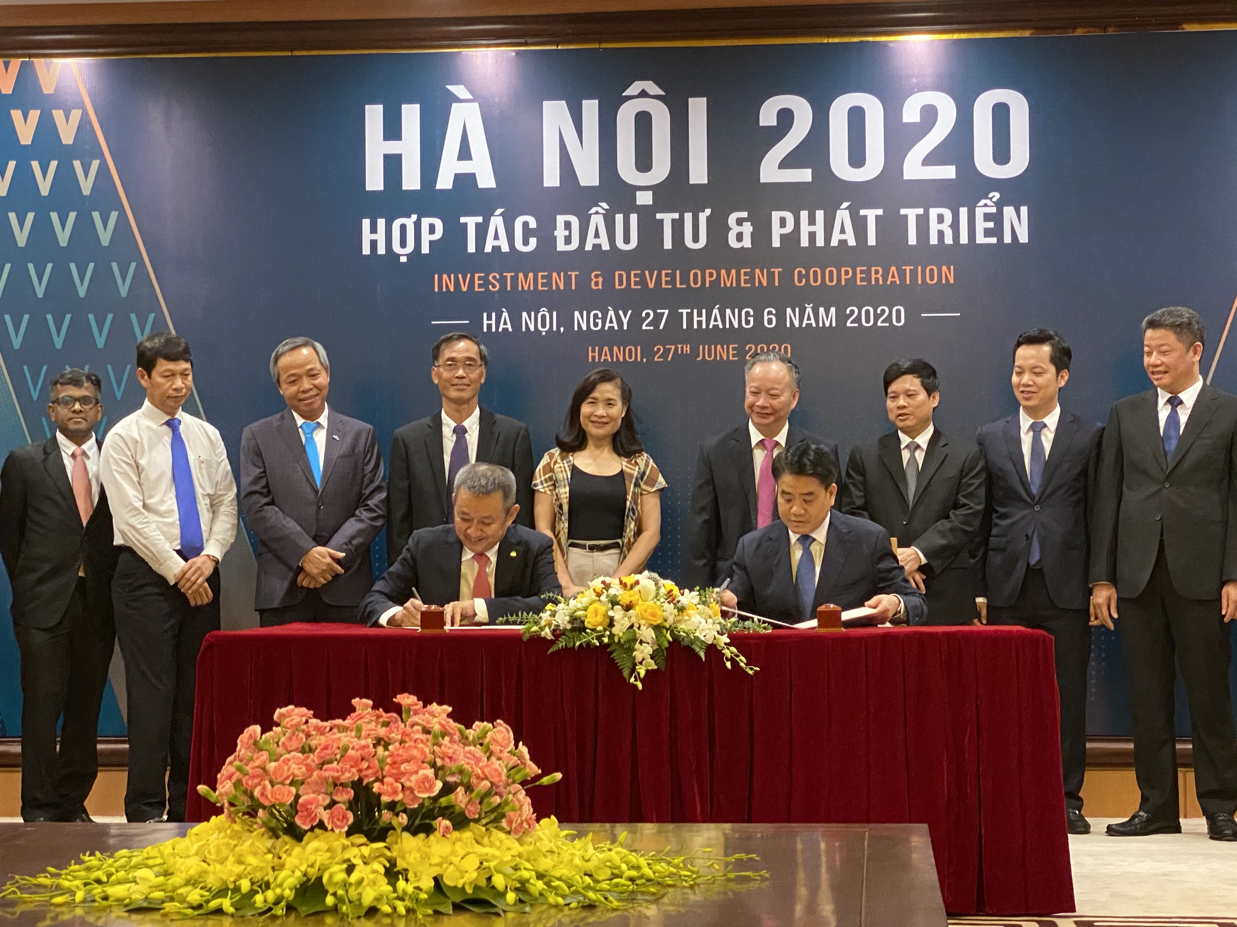 Quang cảnh lễ ký kết.