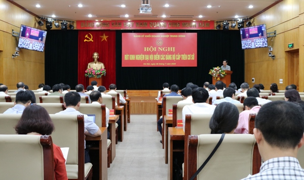 Toàn cảnh Hội nghị.