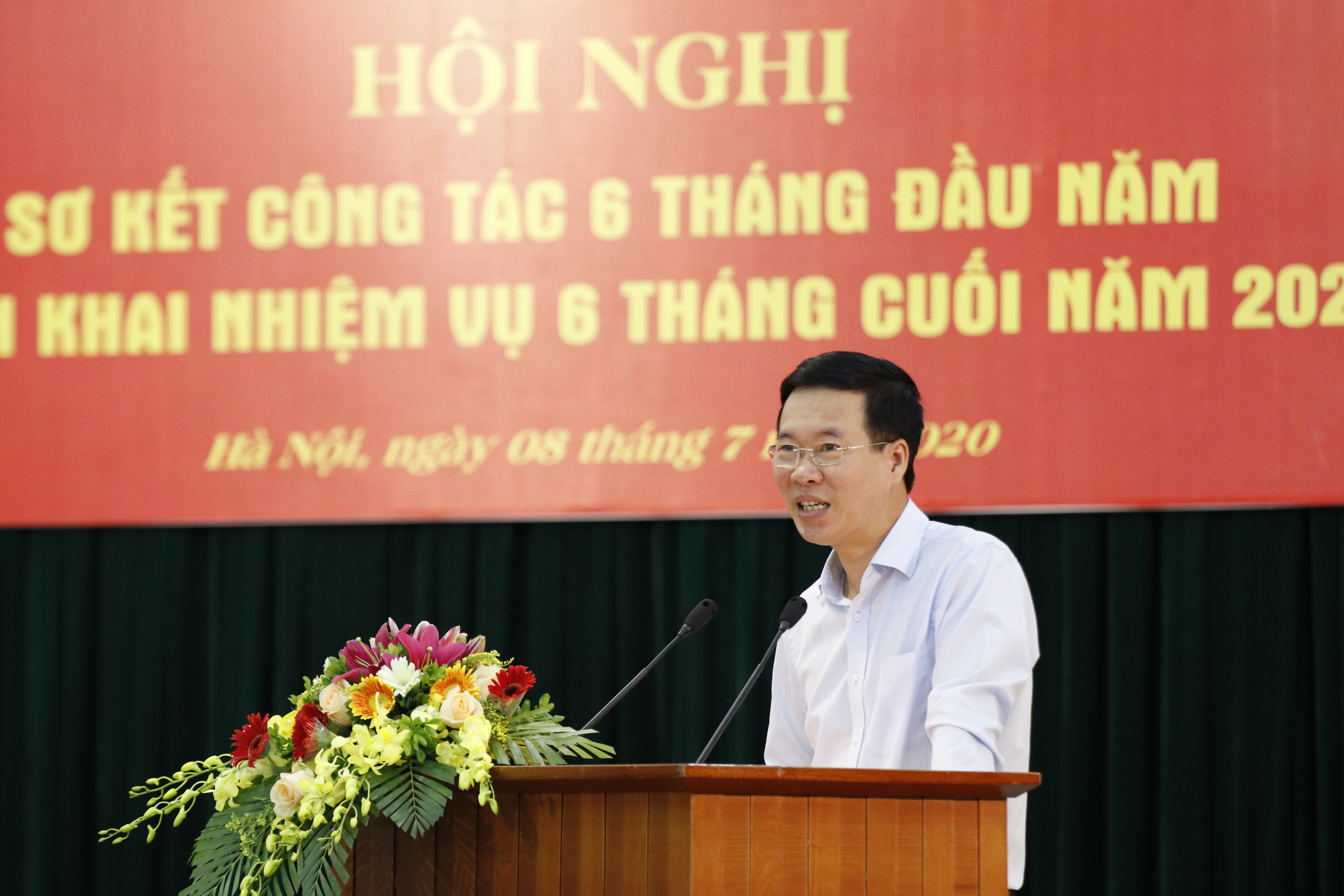 Trưởng Ban Tuyên giáo Trung ương Võ Văn Thưởng phát biểu chỉ đạo Hội nghị.