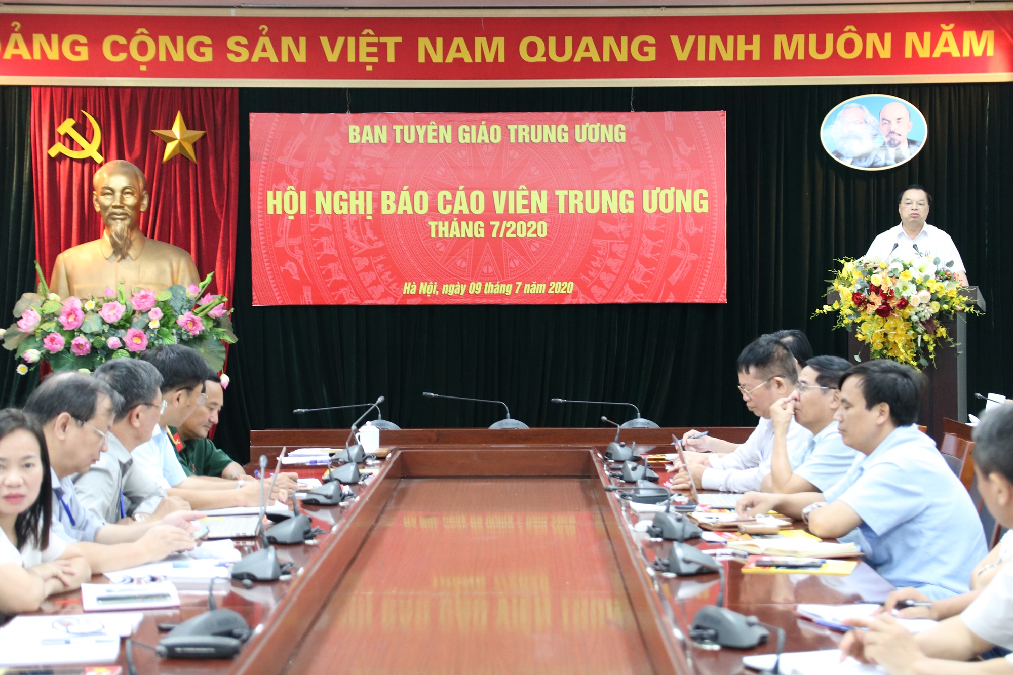 Toàn cảnh Hội nghị. 