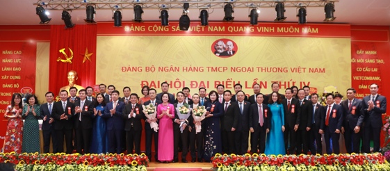 Ra mắt Ban chấp hành Đảng bộ Vietcombank, khóa IV nhiệm kỳ 2020-2025.